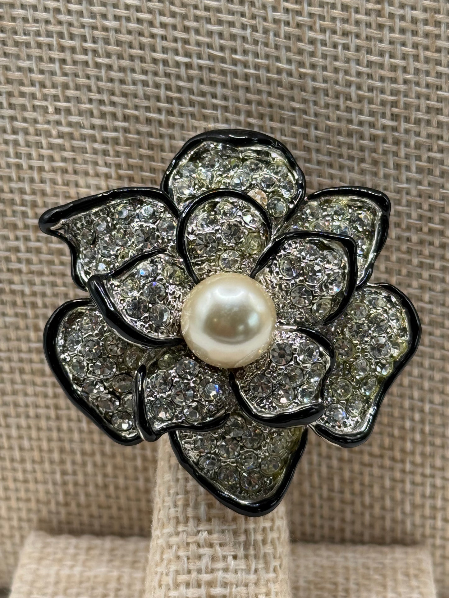 Camellia Flower Brooch: Pearl Rose Pin with Zircon
