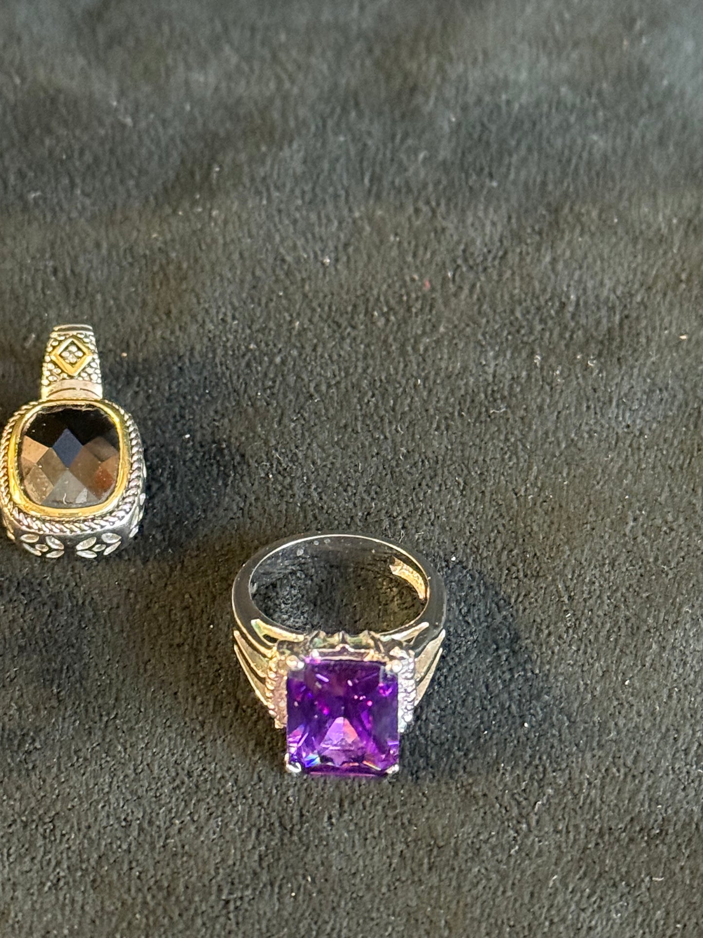 Vintage Jewelry lot Two rings and a Pendant