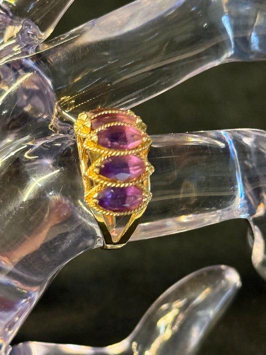 14K Yellow Gold Amethyst Stairway-to-Heaven Ladies Vintage Cocktail Ring