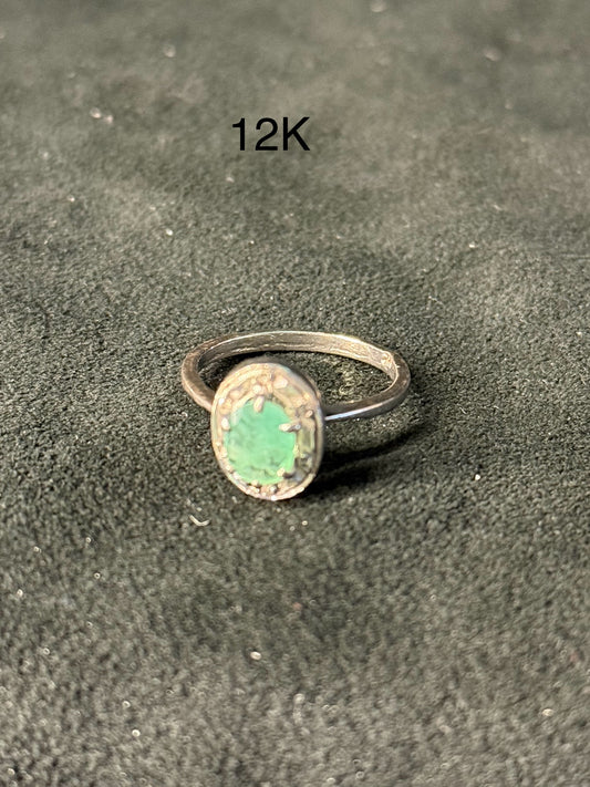 12k White Gold and Emerald Ring