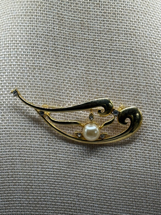 Gold Tone Costume Pin