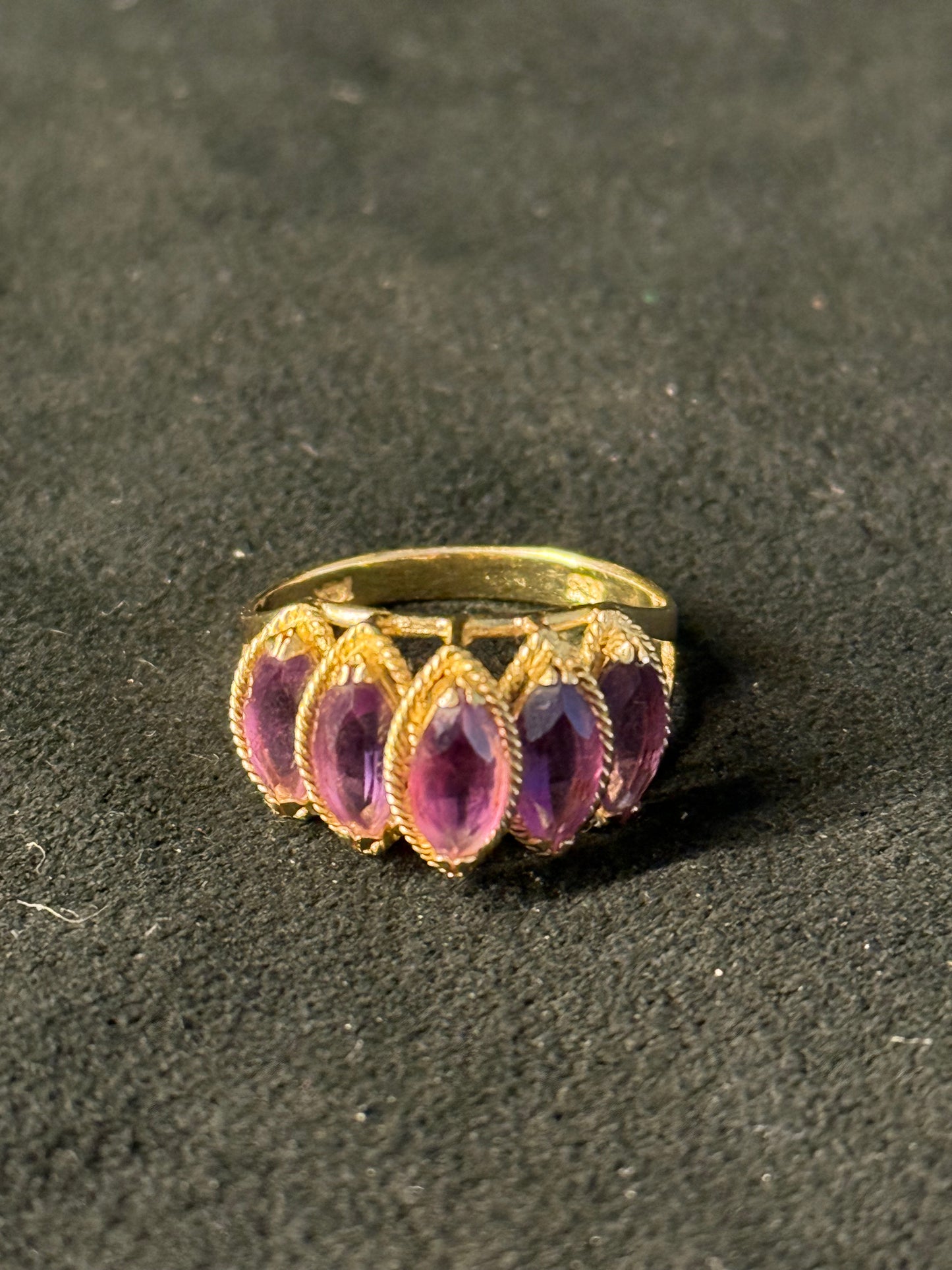 14K Yellow Gold Amethyst Stairway-to-Heaven Ladies Vintage Cocktail Ring