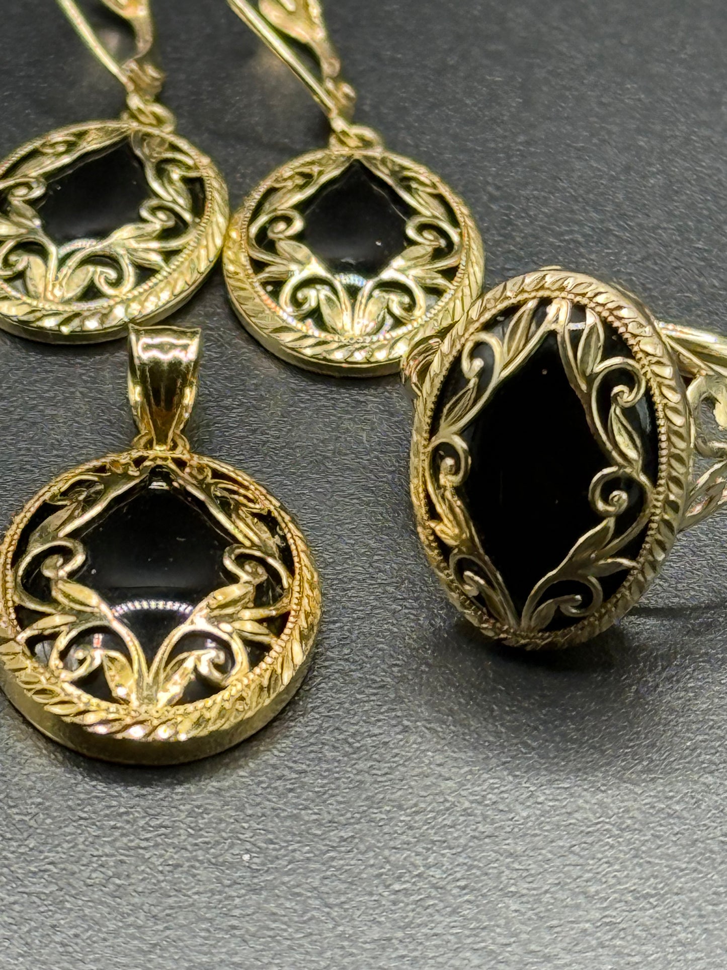 Onyx Scrollwork Ring Set in 14kt Yellow Gold