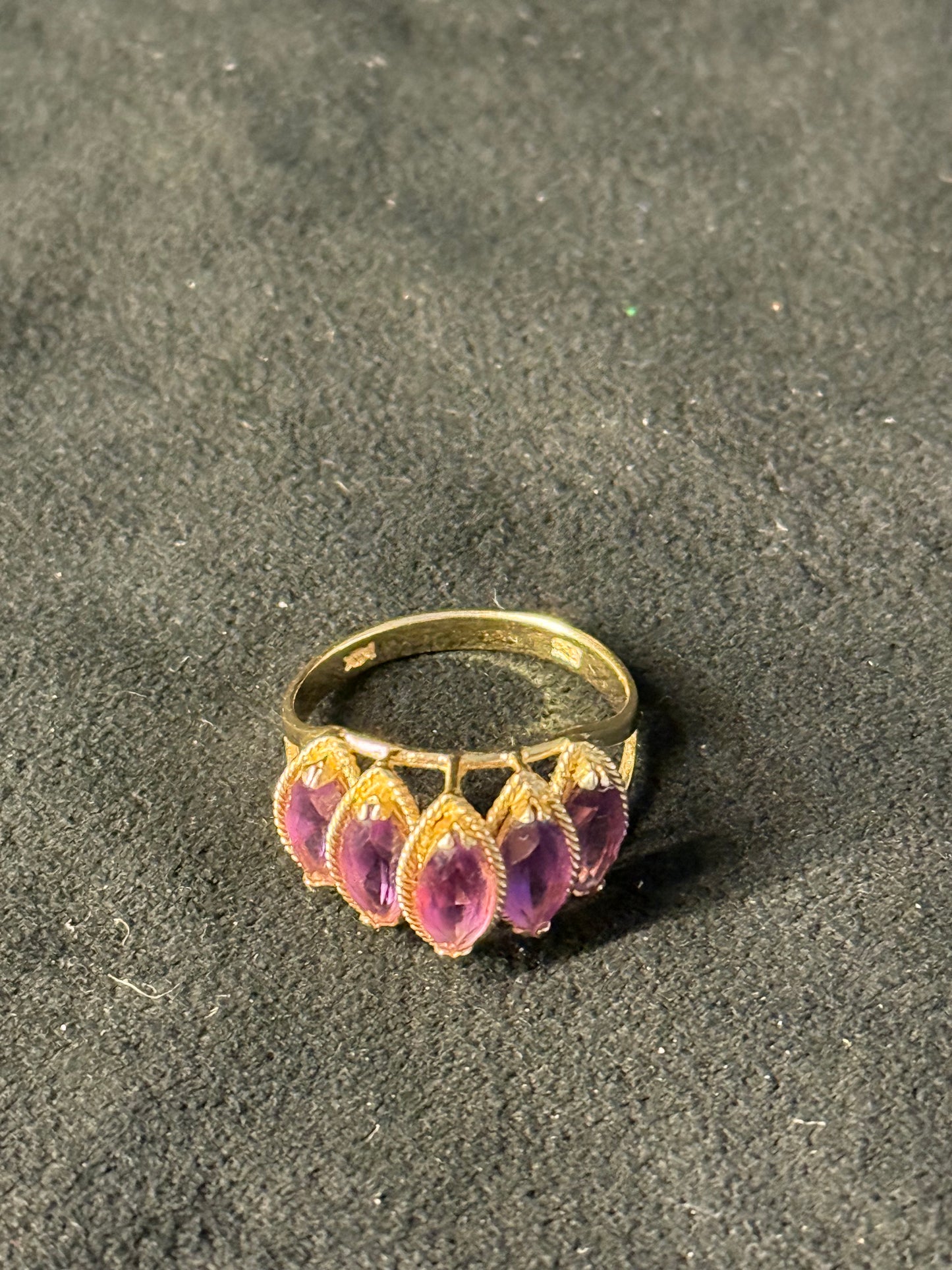 14K Yellow Gold Amethyst Stairway-to-Heaven Ladies Vintage Cocktail Ring